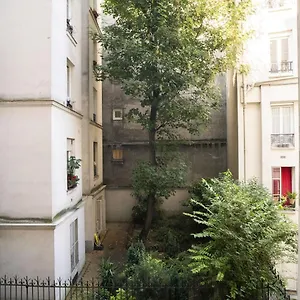 love-nest-near-montmartre-7-min-walk.fr-paris.fr/