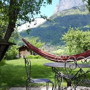 le-gite-de-la-maison-soleil.hotels-rhonealpes.com/